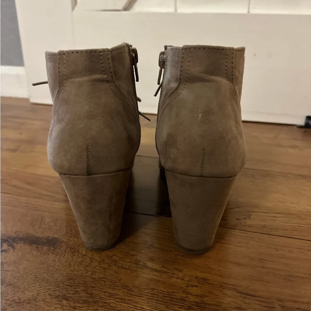 Universal Thread Tan Ankle Boots - Image 3