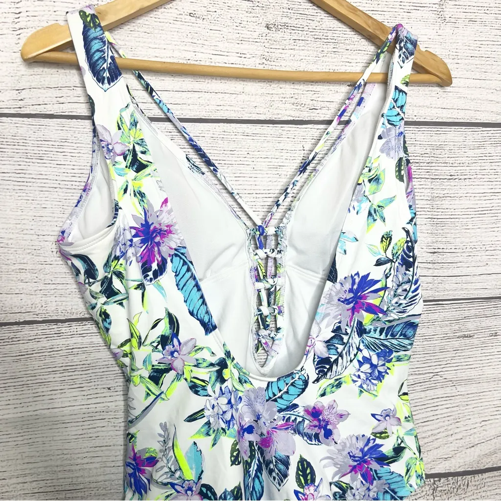 NWT Ambrielle Floral One - Image 5