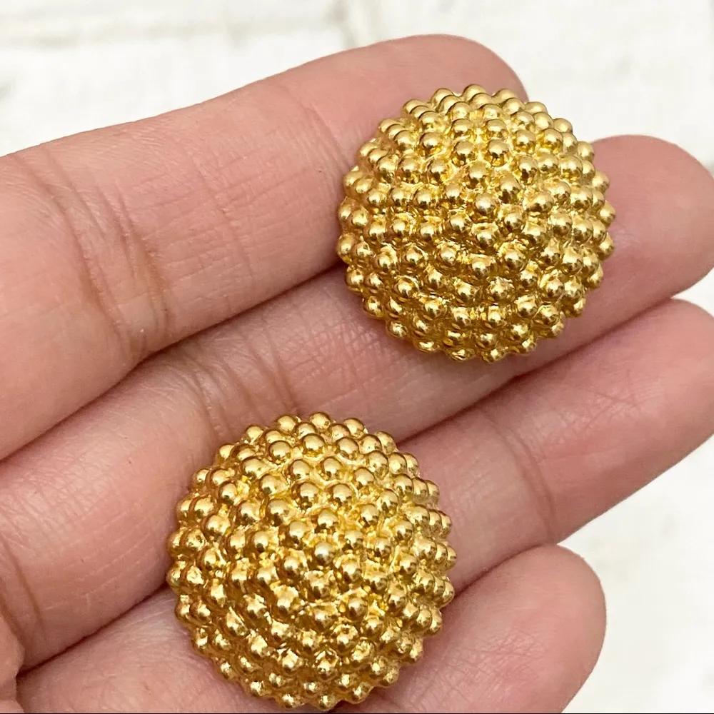 Vintage CARRÉ Golden Beehive Button Clip On Earrings - Image 5