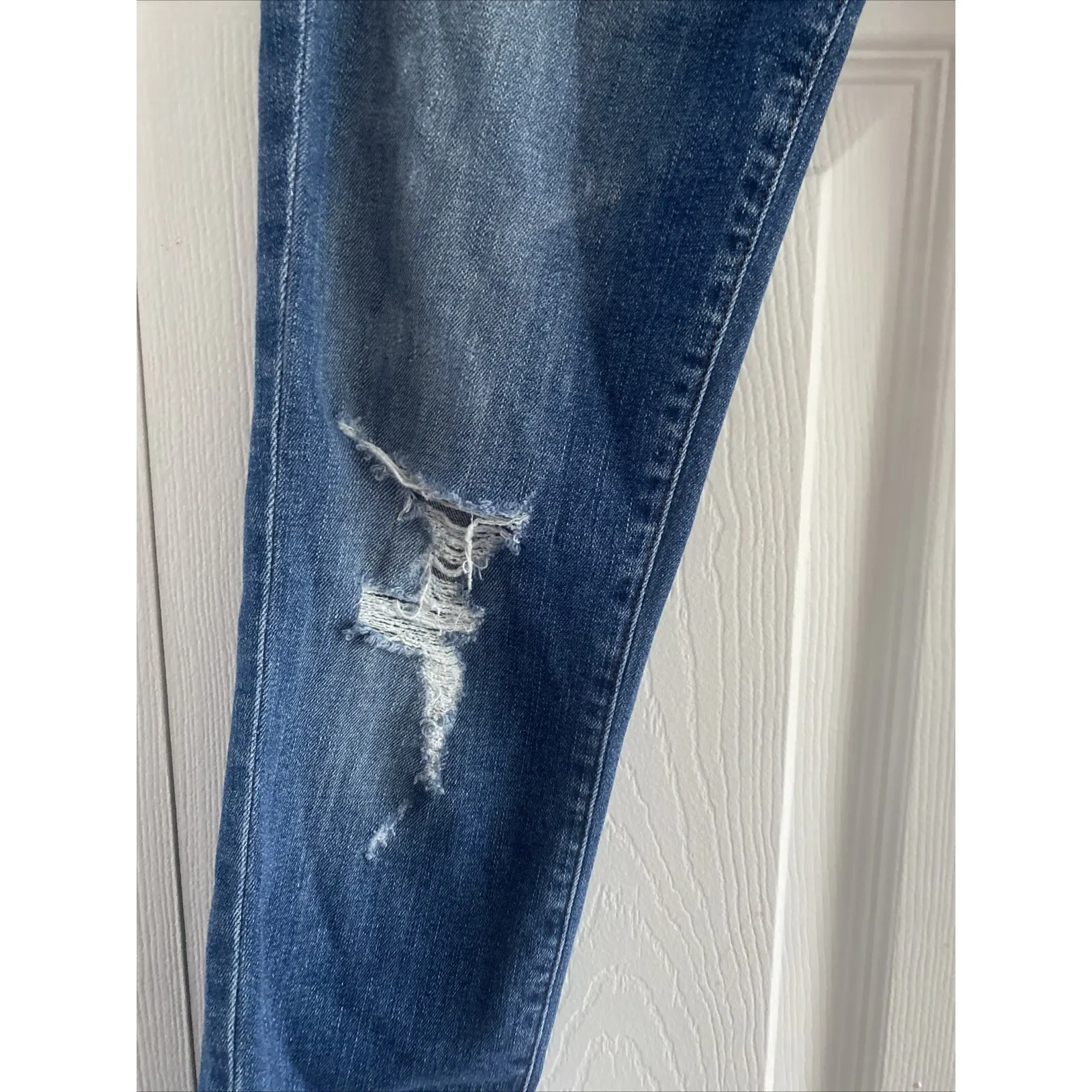 J‎ Brand 25 Mischief Medium Wash Distressed Raw Hem Skinny Cropped Leg Jeans - Image 4
