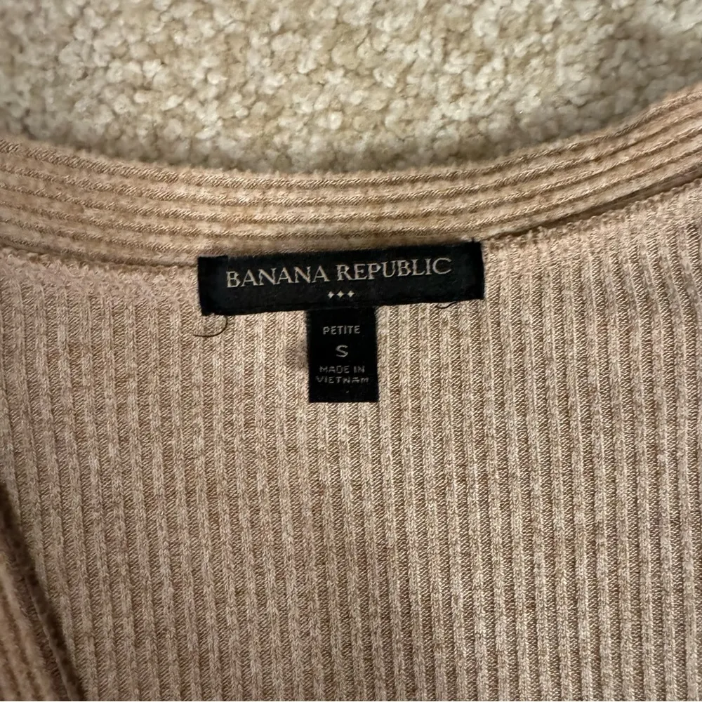 Banana Republic Sweater - Image 2