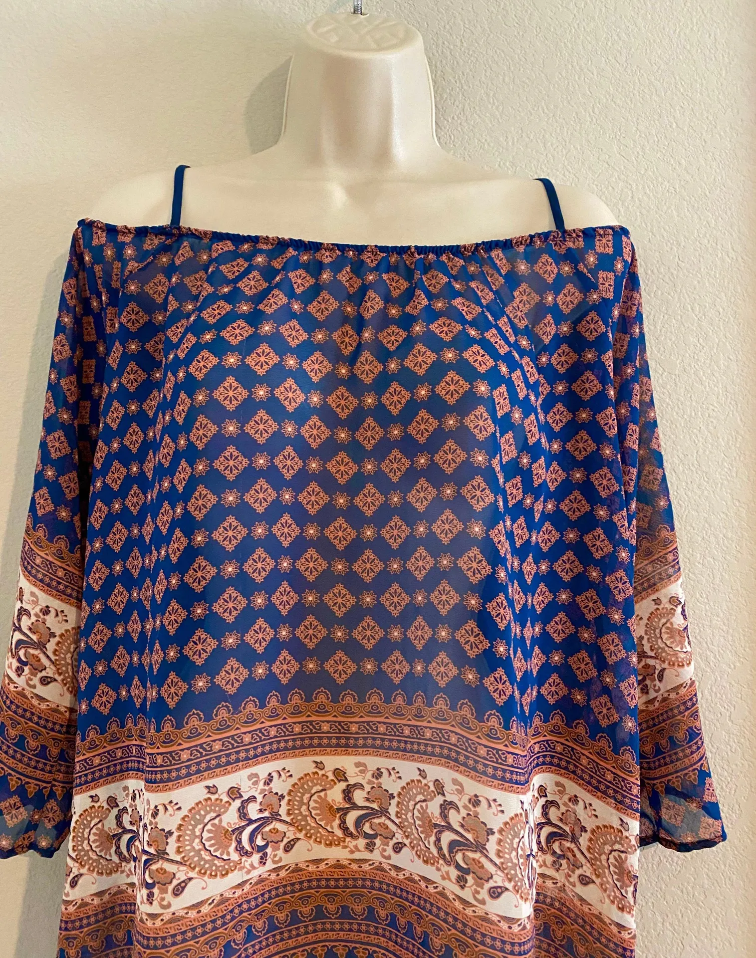 Like new boho sheer  blouse. Sz M - Image 2