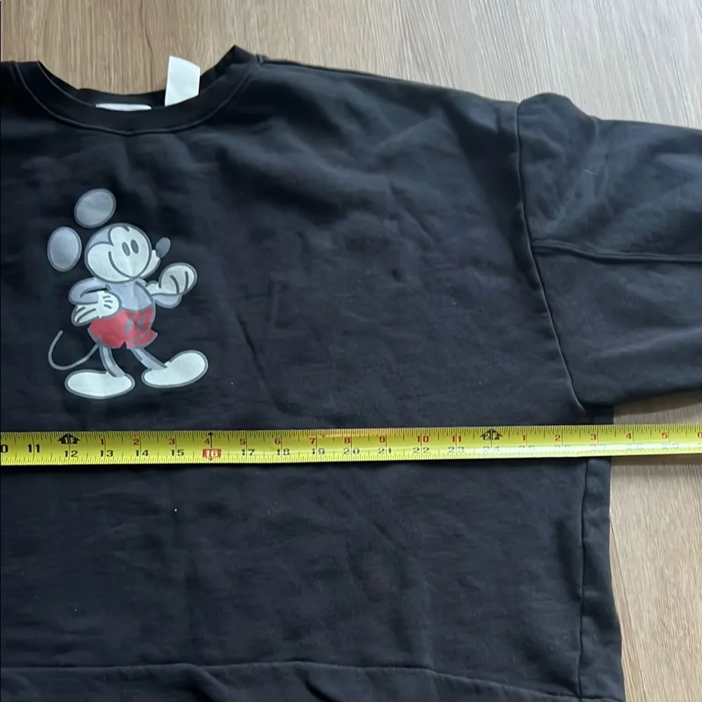 Mickey Mouse Disney World Cropped Black Sweatshirt Size Medium - Image 8