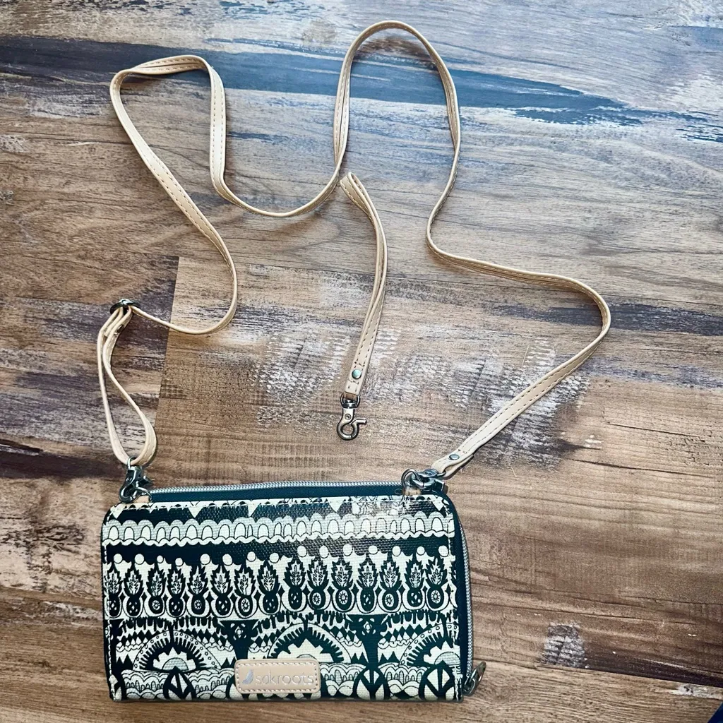 Sakroots Crossbody/Wristlet Zip Around wallet purse Black & cream print - Image 1