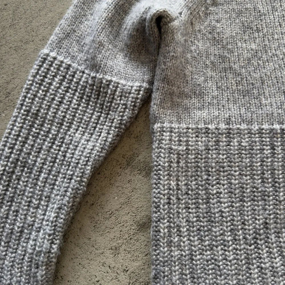 Banana Republic / Italian Wool Blend Hi-Low Hem Shaker Knit Sweater / M / gray - Image 5