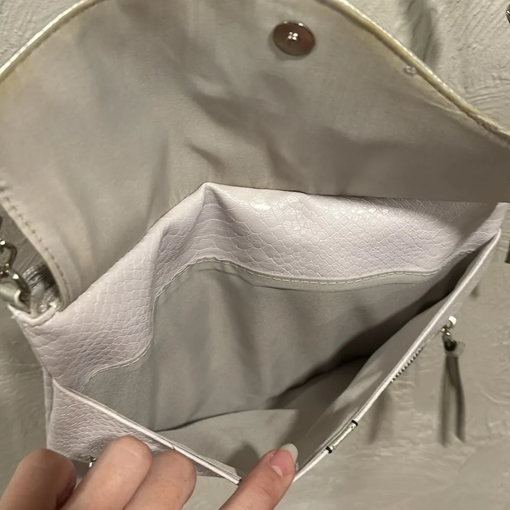 KVZ Kathy Van Zeeland Silver And White Faux Leather Croc Handbag Y2K - Image 3