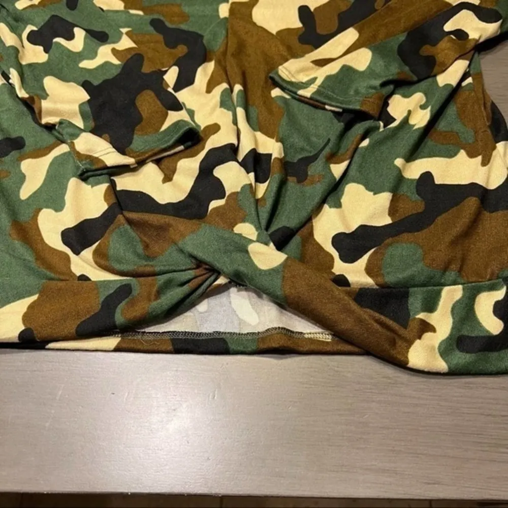 RD Camo Print Twist Front Top Casual Long Sleeve‎ T-Shirt Plus Size 1X - Image 5