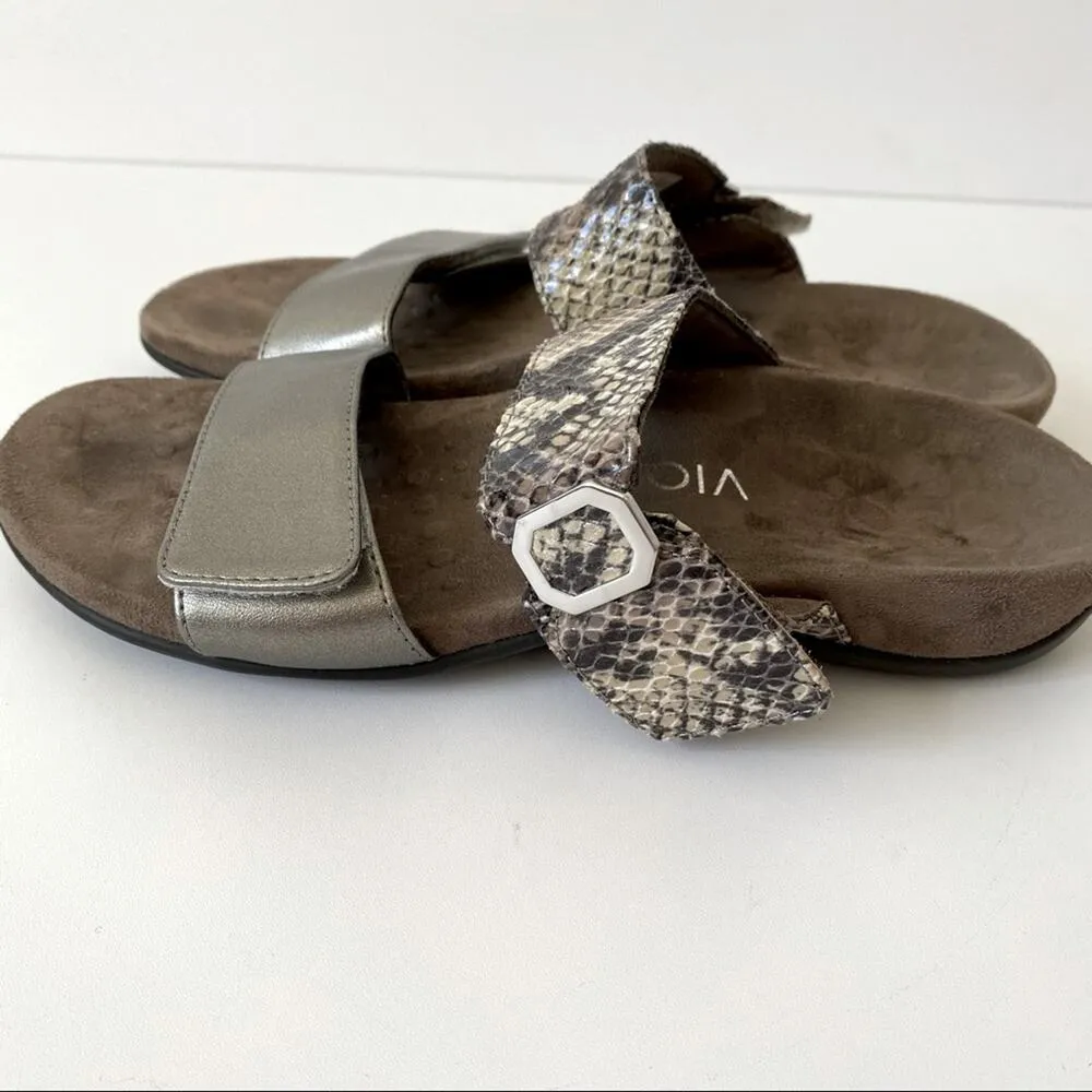 Vionic Camila Flat Leather Snake Silver Sandal size 7 - Image 4