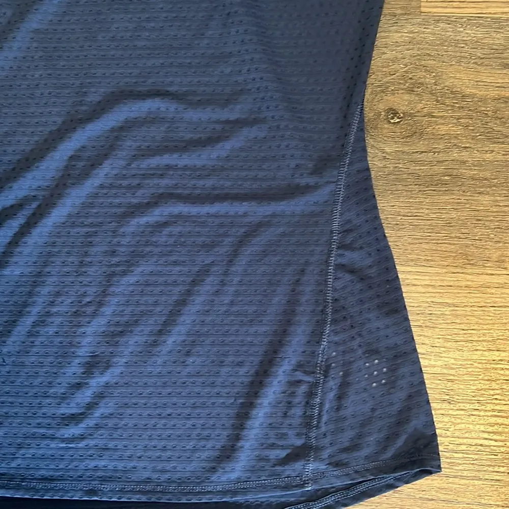 Athleta Women's Navy Blue Razor Back Athletic Tank Top Small - Image 8