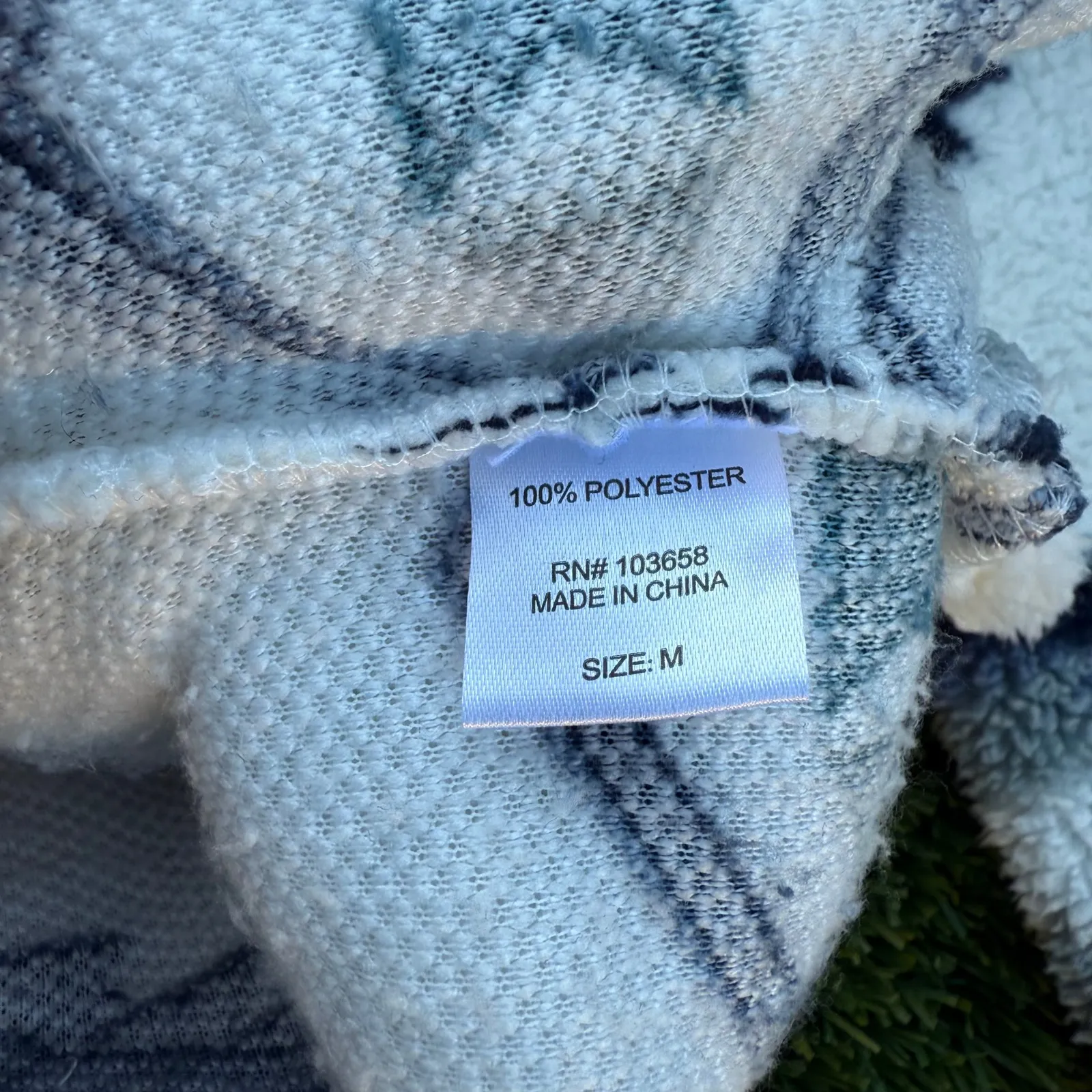 Jason Maxwell Women's Medium White Aztec Print Fleece Sherpa 1/4 Zip Pullover - Image 3