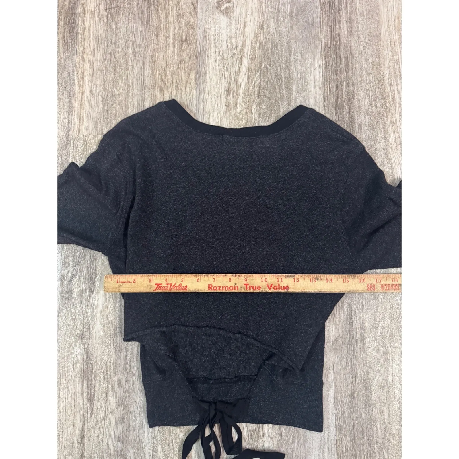 MONROW Charcoal Heathered Tie Back Crop Sweatshirt Pullover Women's Size M Black Size M - Image 5