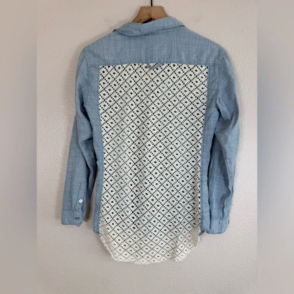 Free People Chambray & Lace Slubby Road Trip Button Down Shirt size XS - Image 7