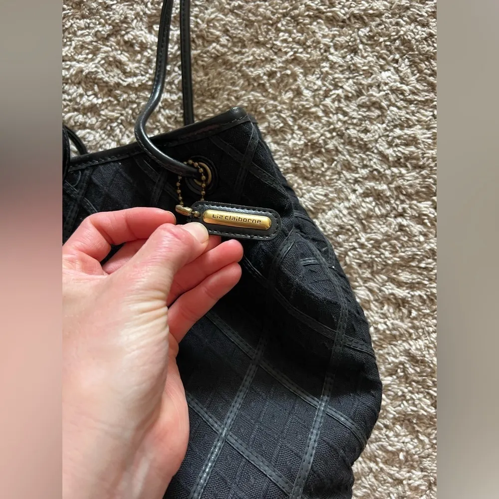 Elegant Black Bucket Bag VTG Liz Claiborne Bucket Bag - Image 3