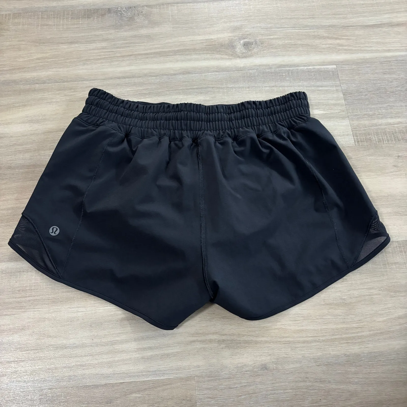 Lululemon Hotty Hot Short High-Rise 2.5" Women Size 6 Black - Image 3