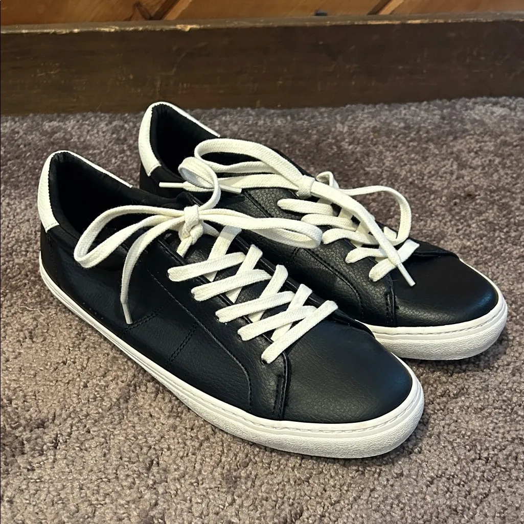Old Navy Faux-Leather Court Sneakers in black with white accents - Image 2