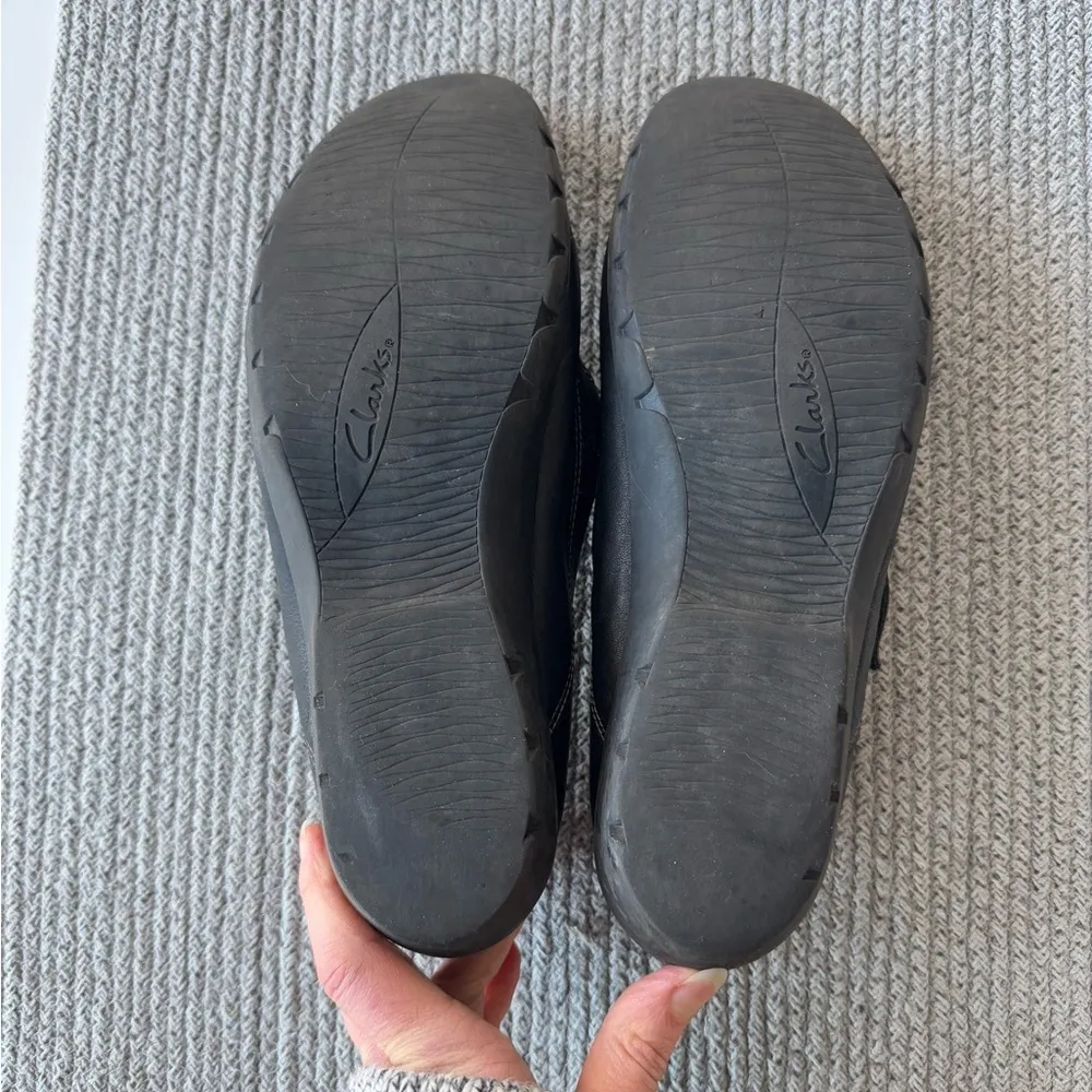 Clark’s Black Leather Ballet Maryjane Flats Size 9.5 Decorative silver detail - Image 7