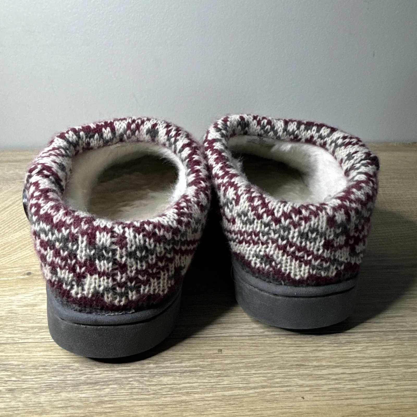 Clarks Slippers Gray Red‎ Womens Sweater Collar Button Suede Upper Cozy Hygge 7 - Image 6