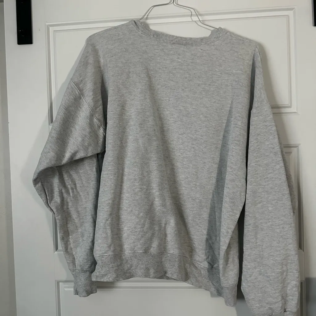 Hanes Classic Gray Sweatshirt - Image 3