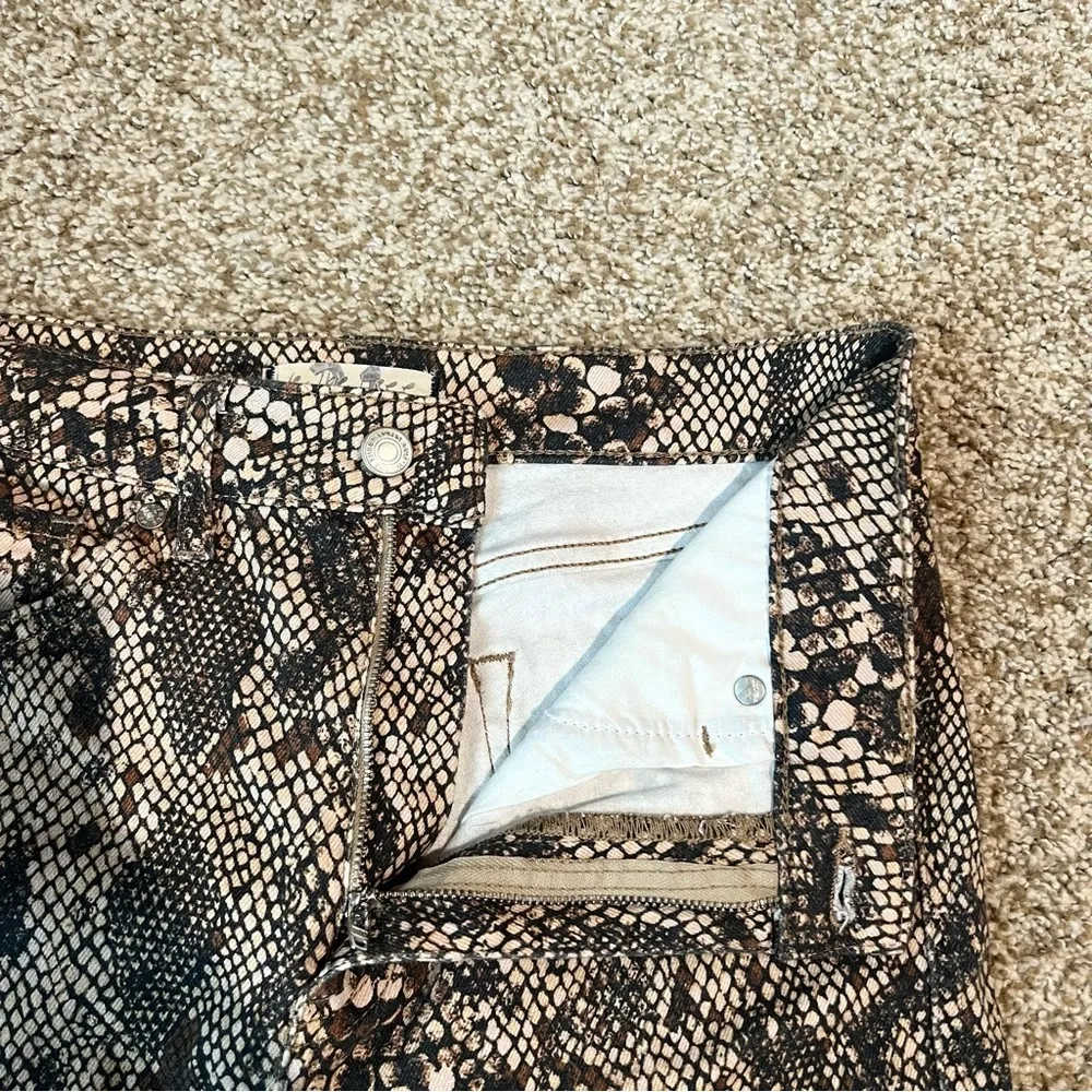 Free People Two Faced Snakeskin Print Skinny Jeans Size 31 - Image 9