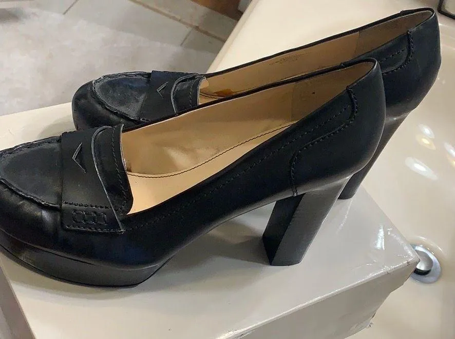 Vintage  Heels - Image 3