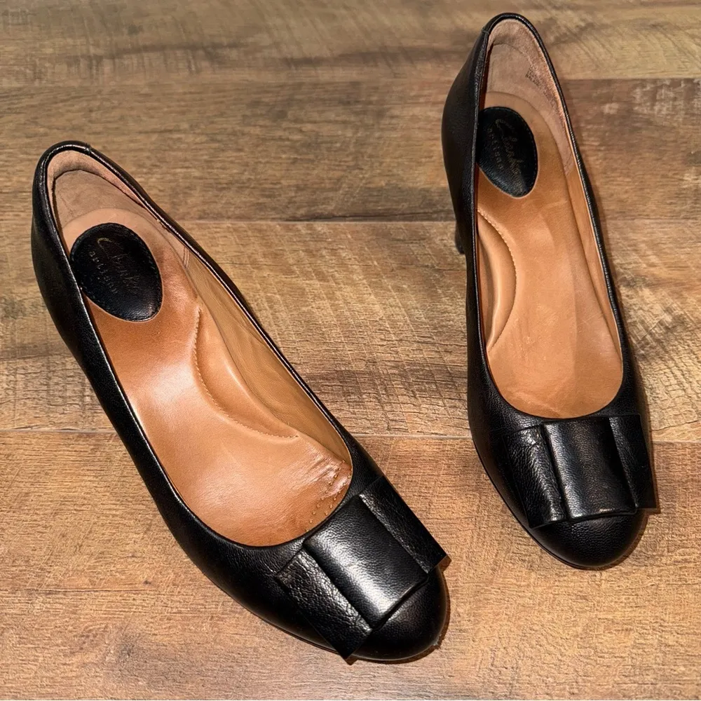 Clarks Leather Bow Heels - Image 2