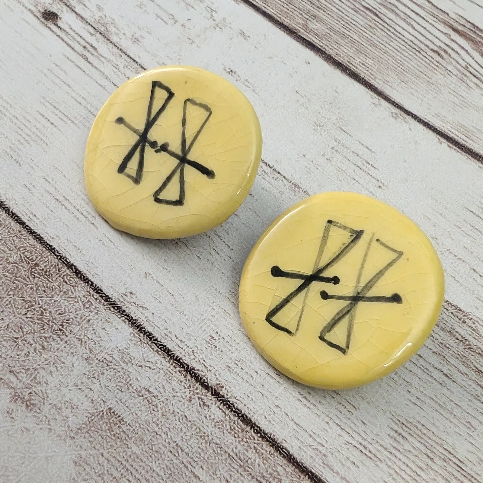 Vintage Clip On Earrings - Image 3