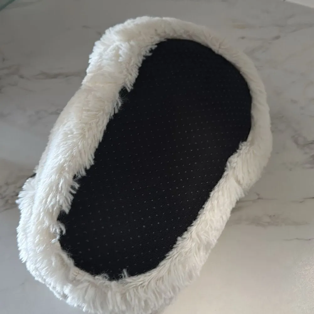 Joe Boxer Women's Flurrie
White Dog Puppy Christmas Slippers NWOT - Image 5