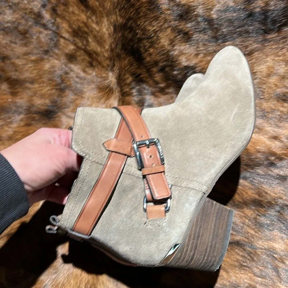 Coach Pauline Suede Bootie Size 8B.  B73 - Image 6