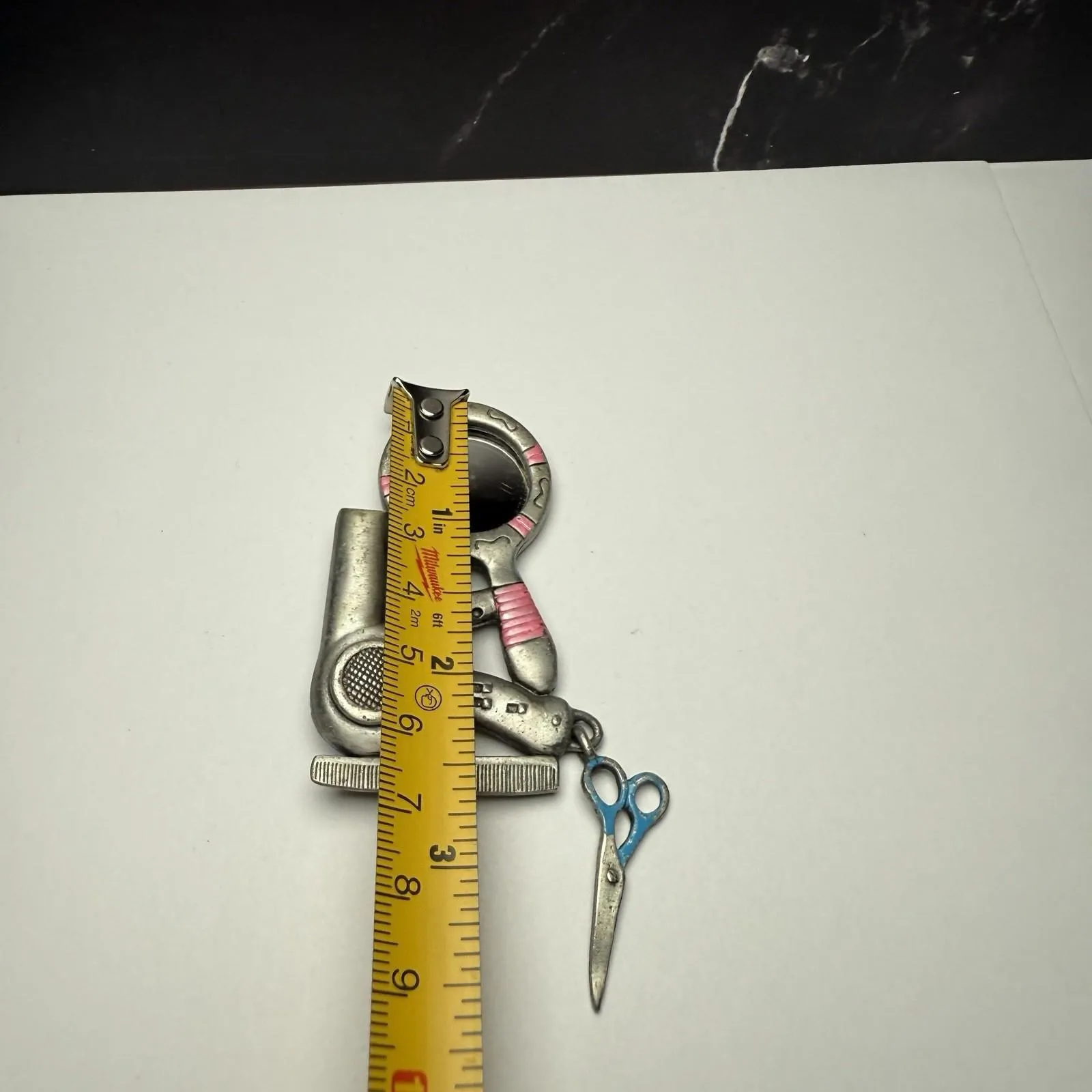 Spoontiques Hairstylist Tools Hairdryer Mirror Brooch Pin Pewter Tone Signed Silver - Image 2