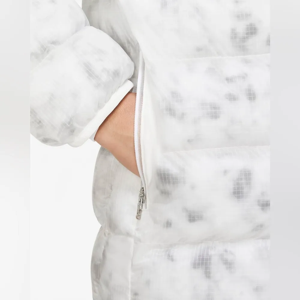 Nike Sportswear Puffer Jacket Marbled Look Grey White Size M, NEW (Sold Out) - Image 10