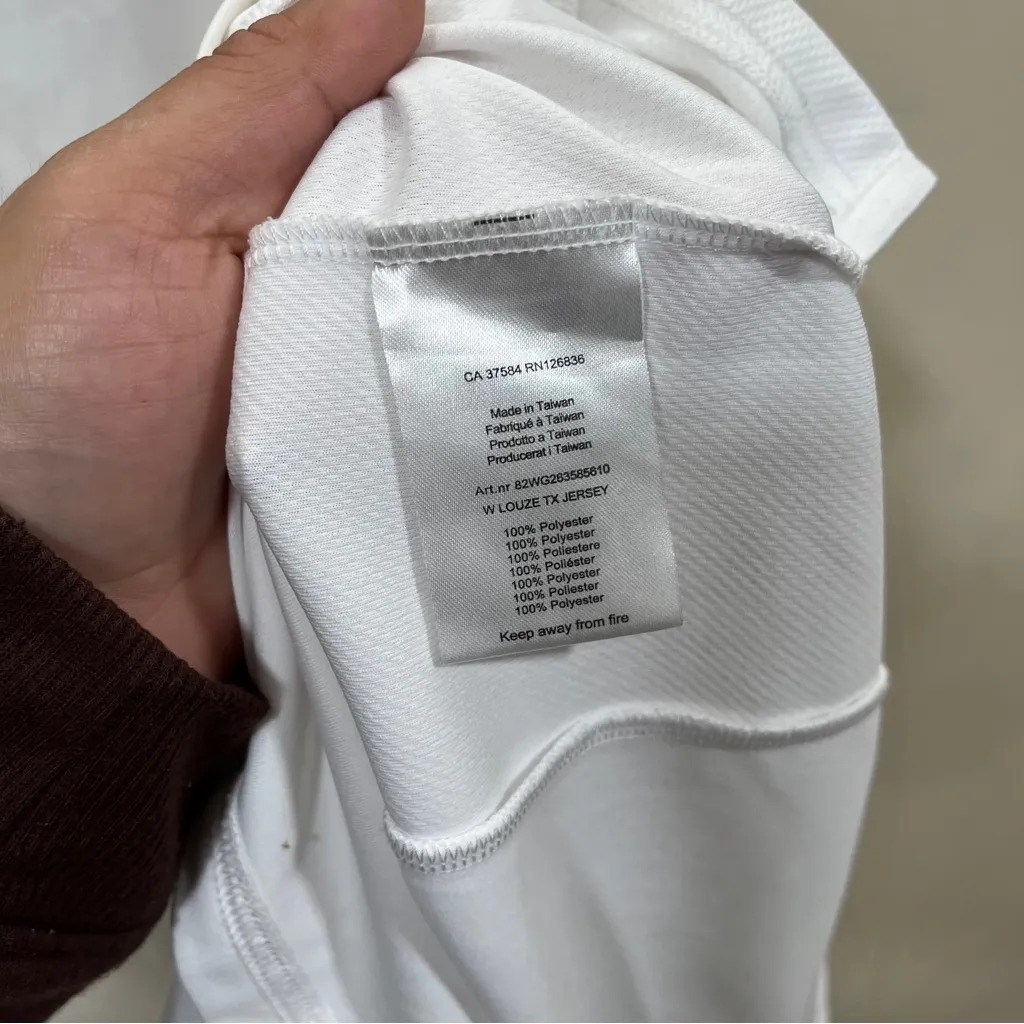 J.Lindeberg golf dress white dress size small has stain needs dried cleaned - Image 3