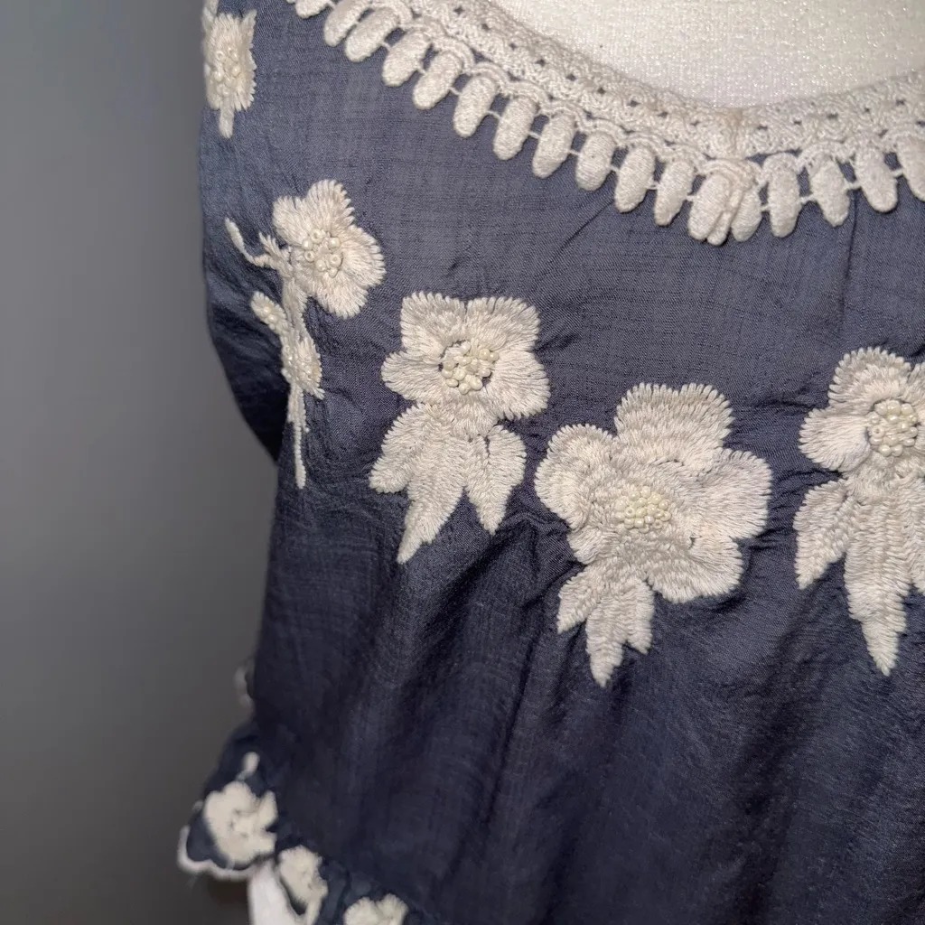 CHELSEA & VIOLET cropped beaded crochet tank top size medium - Image 3