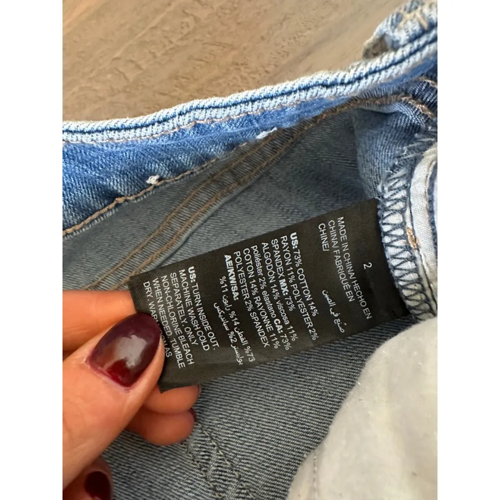 Women's White House Black Market Light Wash Distressed Skinny Jeans Size 2 - Image 5