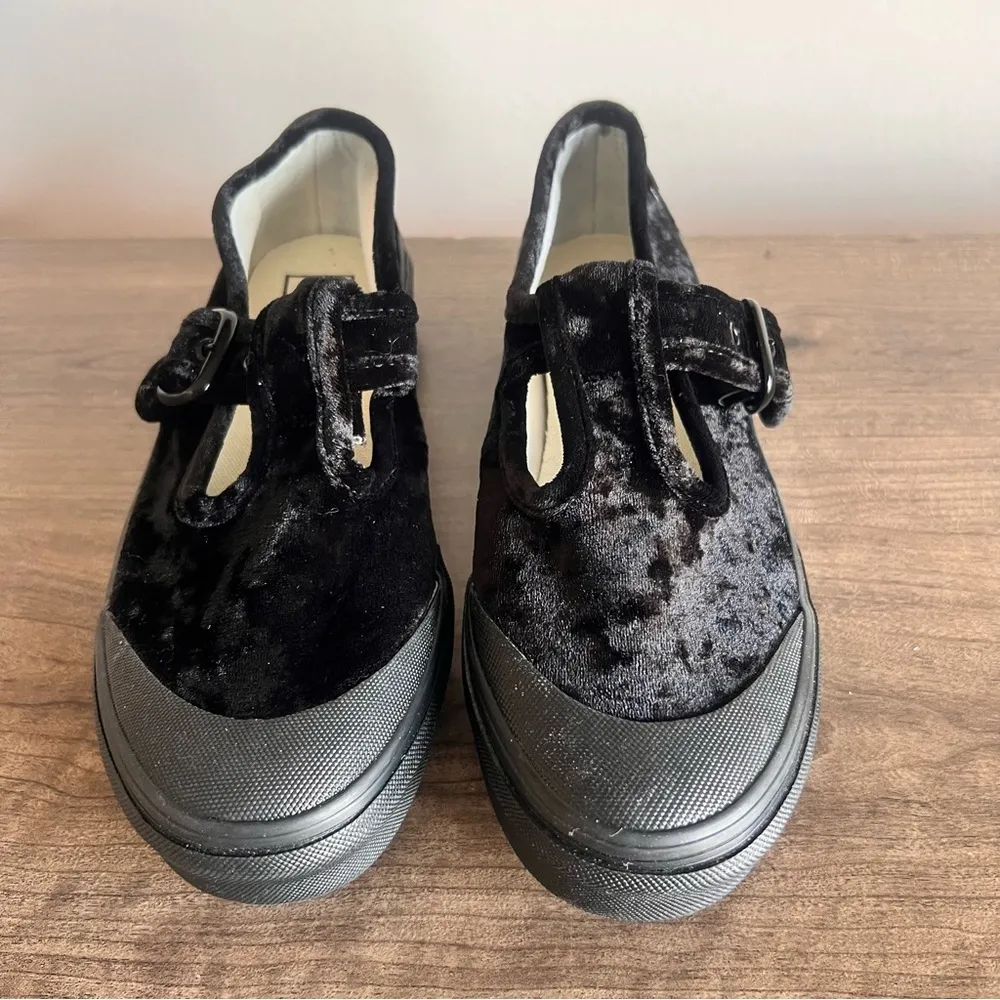 VANS Unisex Crushed Velvet Mary Jane Shoe Size 7.5 or 6 #B1848 - Image 2