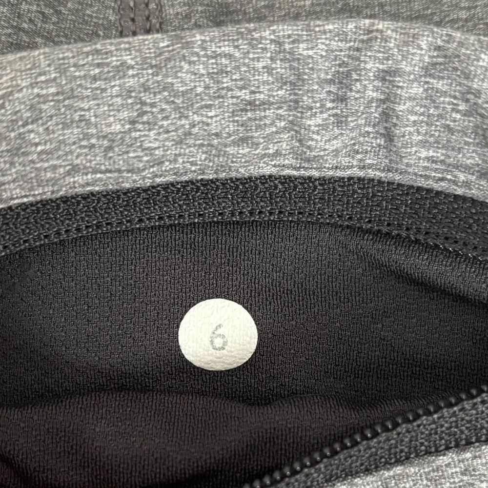 Lululemon Grey Leggings Black Side Size 6 Athleisure Active Wear Workout Gym - Image 8