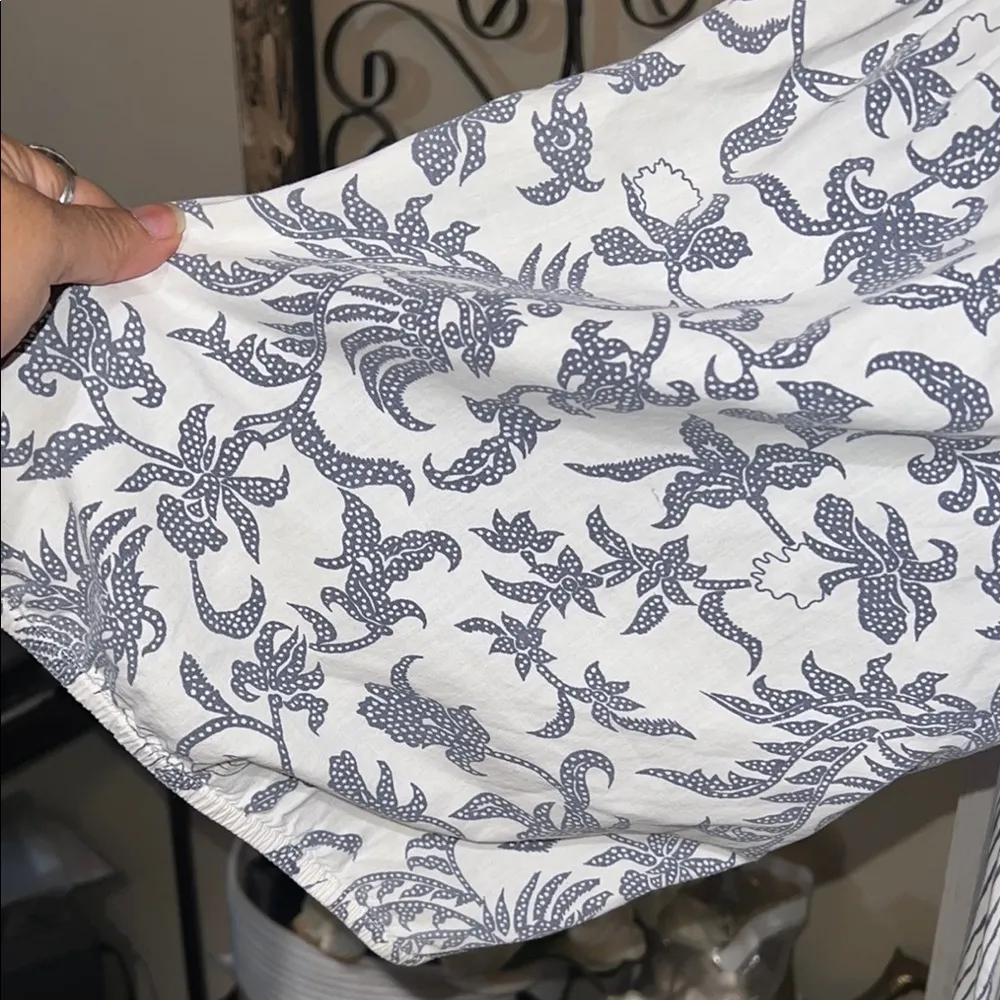 White Midi Sundress with Flutter Sleeves and Square Neck Size undefined - Image 5