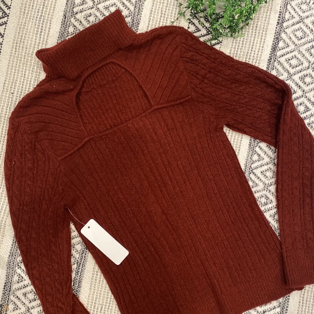 Olivia Sky NWT  Turtleneck Sweater - Image 3