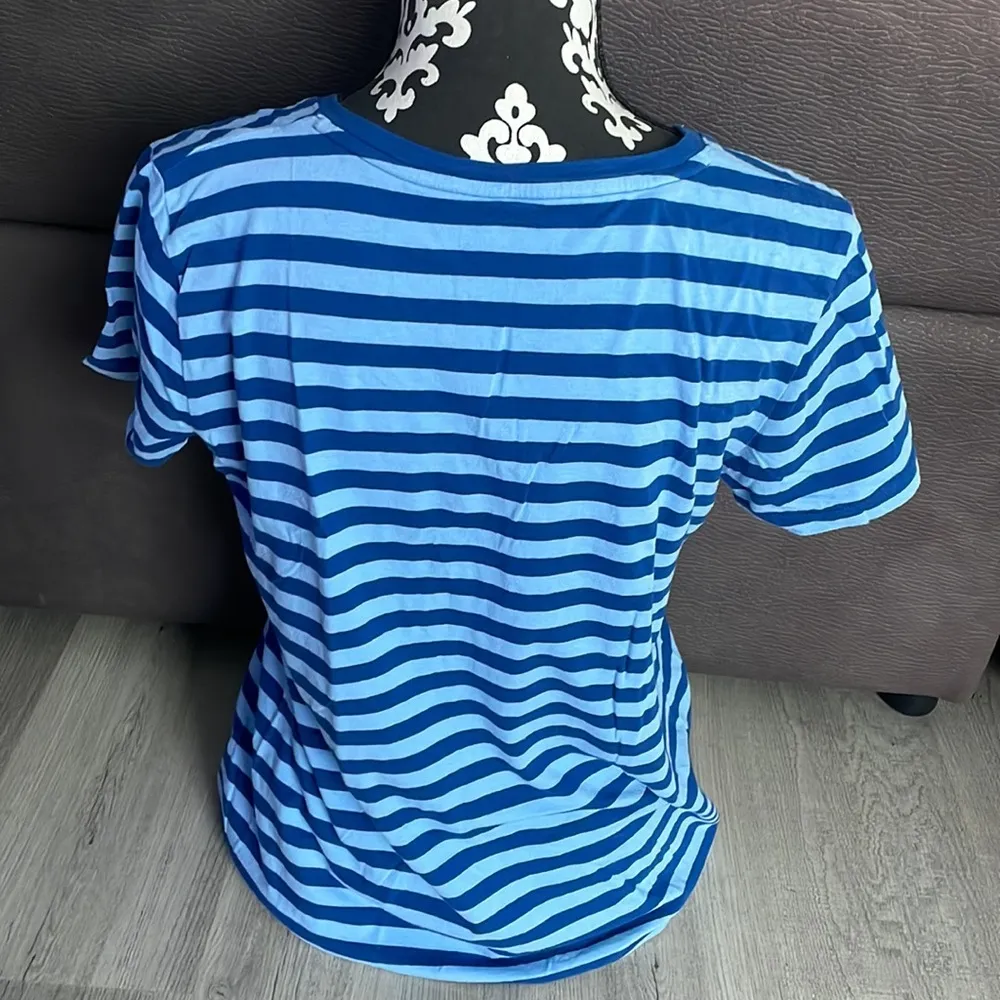 AK SPORT ANNE KLEIN Blue Striped V-Neck T-Shirt Size Large - Image 4