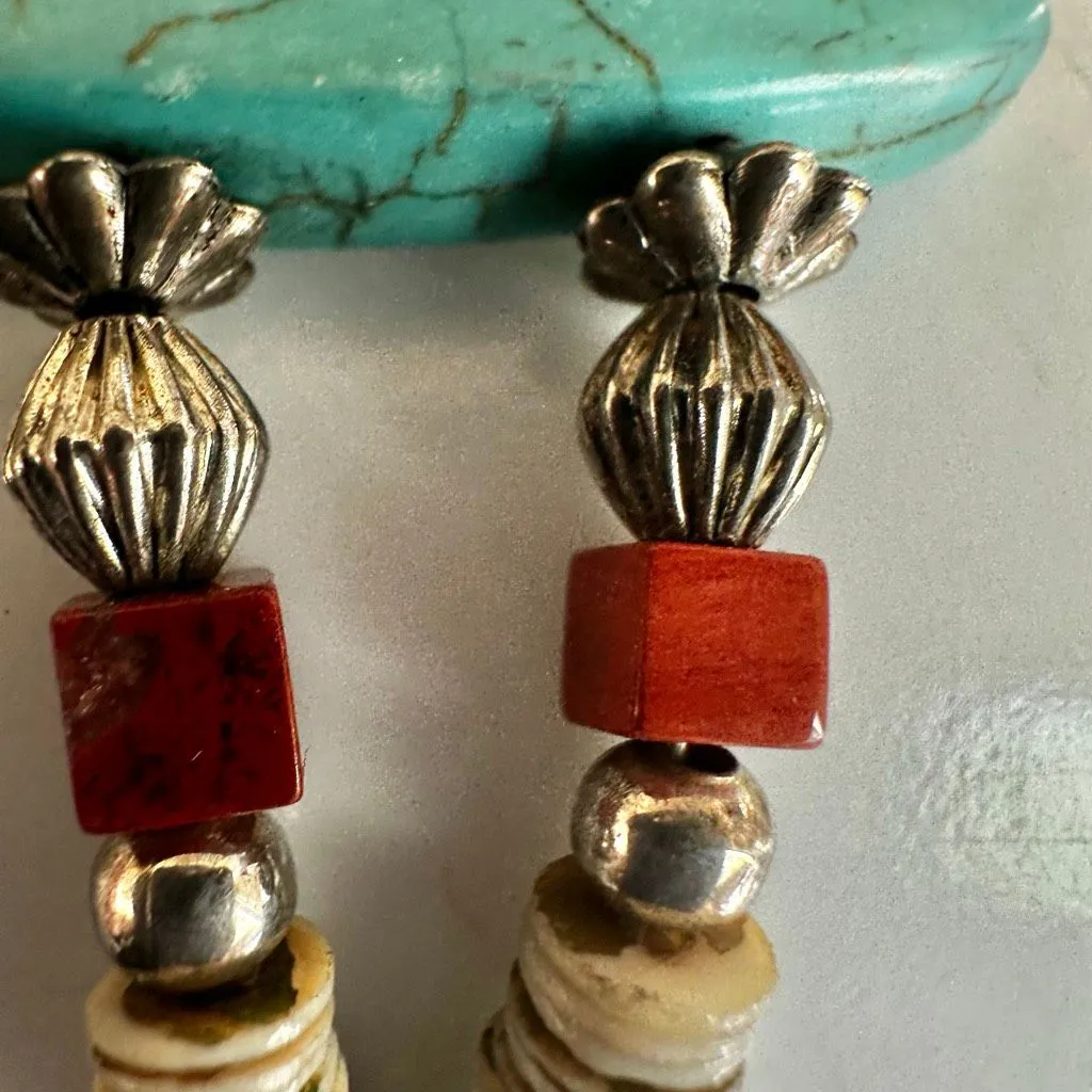 Southwestern Dyed Howlite, Coral & Shell Beaded Bracelet - Image 3