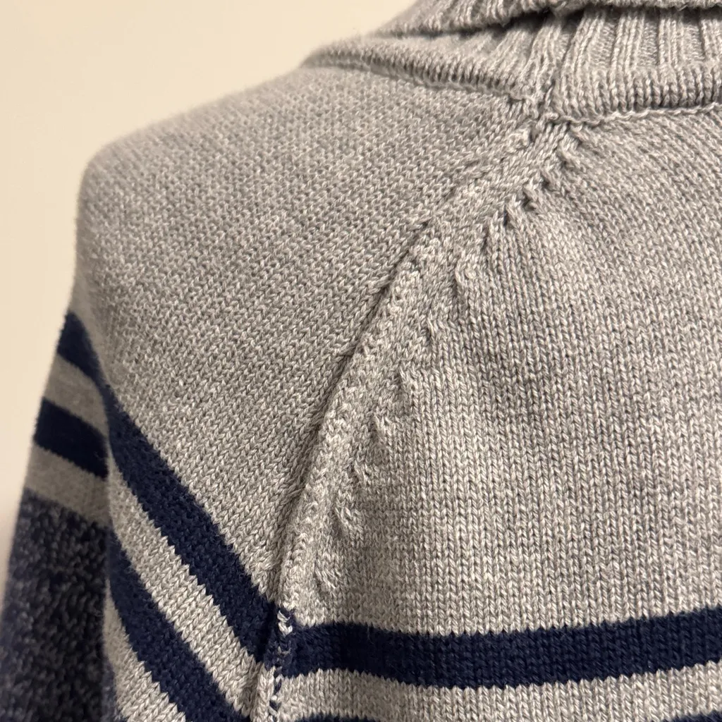 Woman’s Gray and Blue Sweater - Image 4