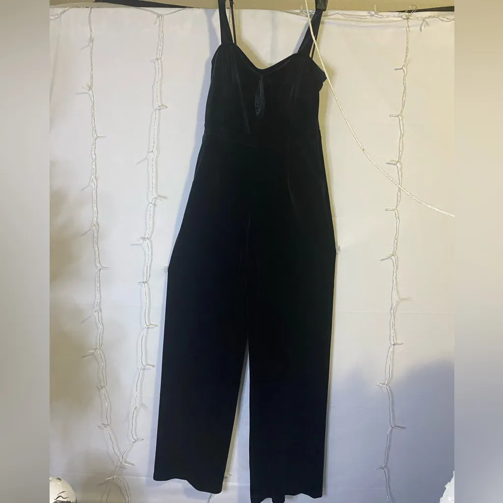 Elegant Black Velvet Jumpsuit - Image 2