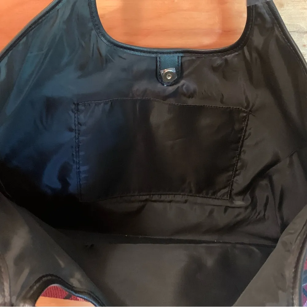 Victoria’s Secret tote. New with tags (button closure) - Image 8