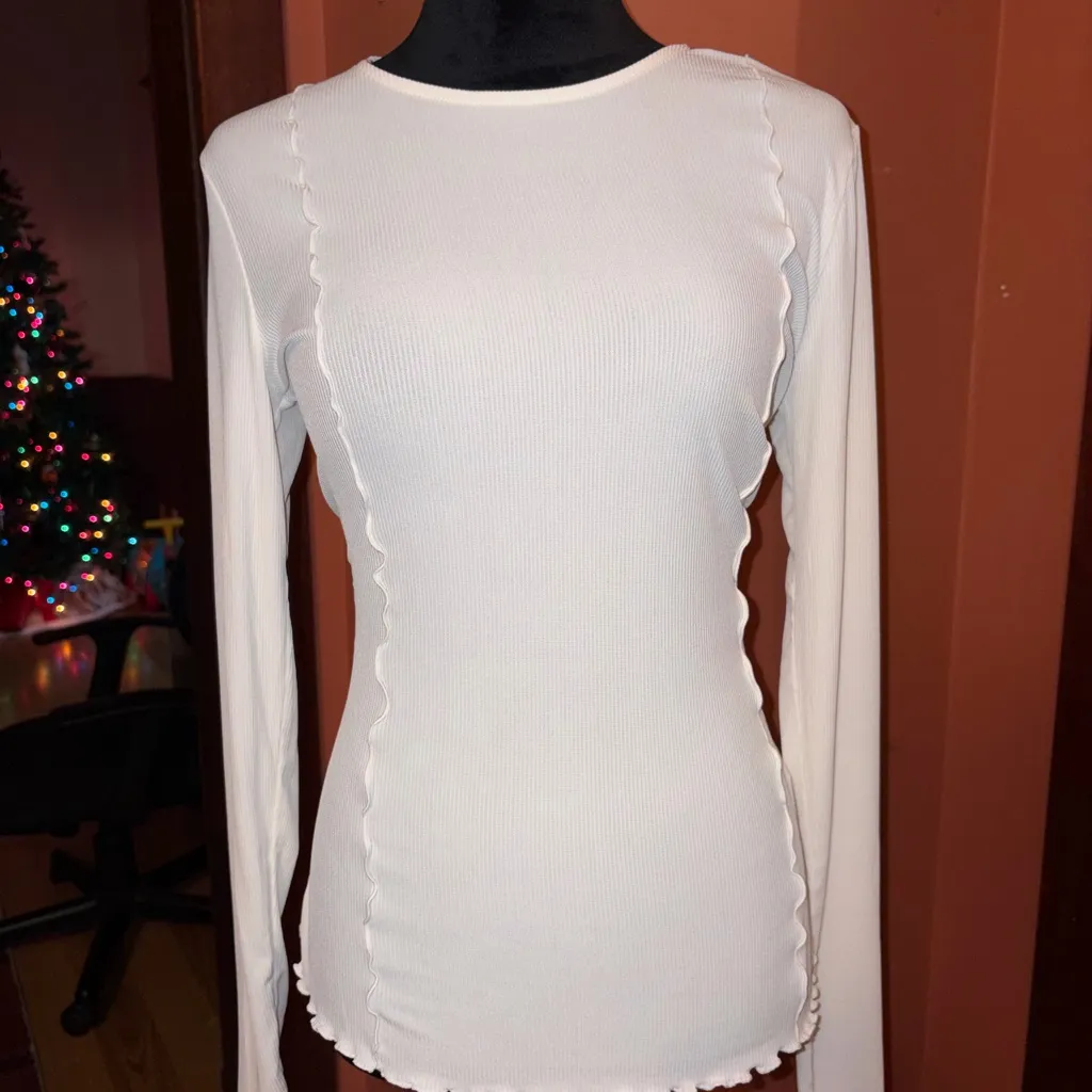NWT-H&M White Long Sleeve Top - Image 2