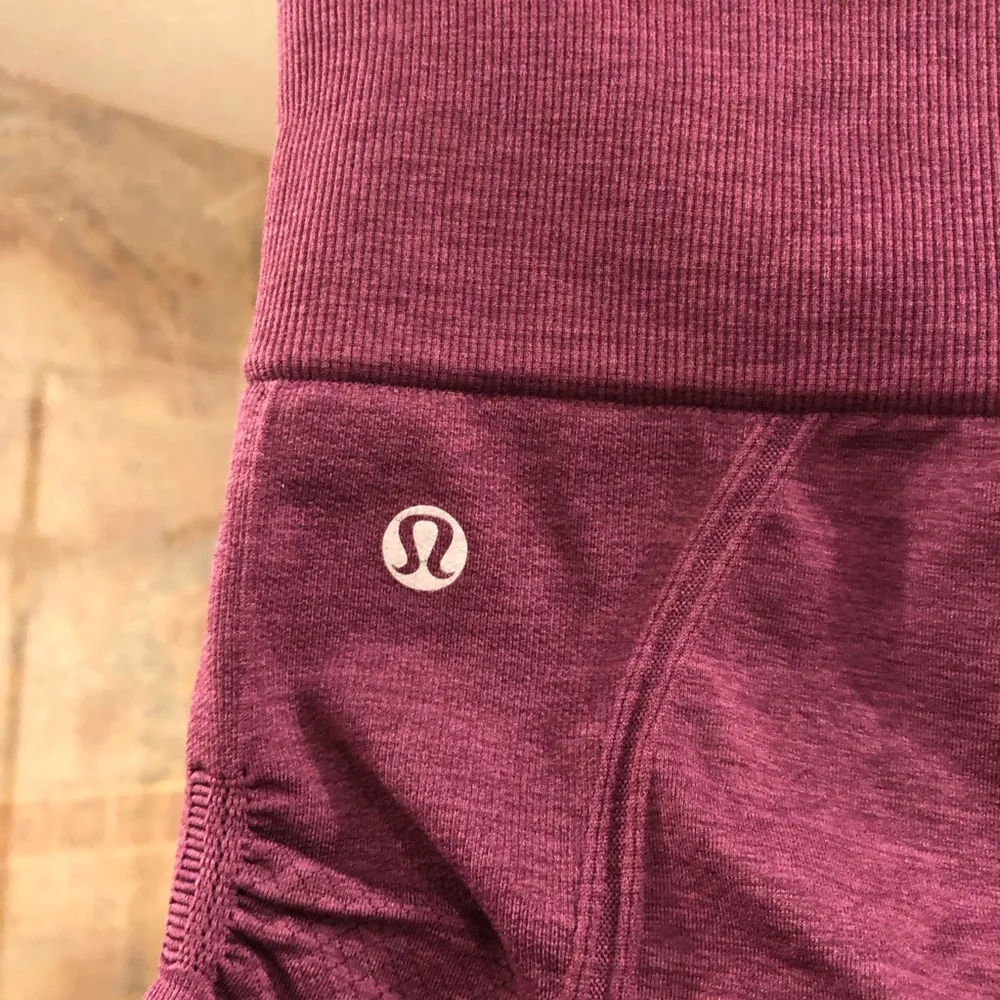 Lululemon Yoga Gym Workout Booty Shorts - Image 3