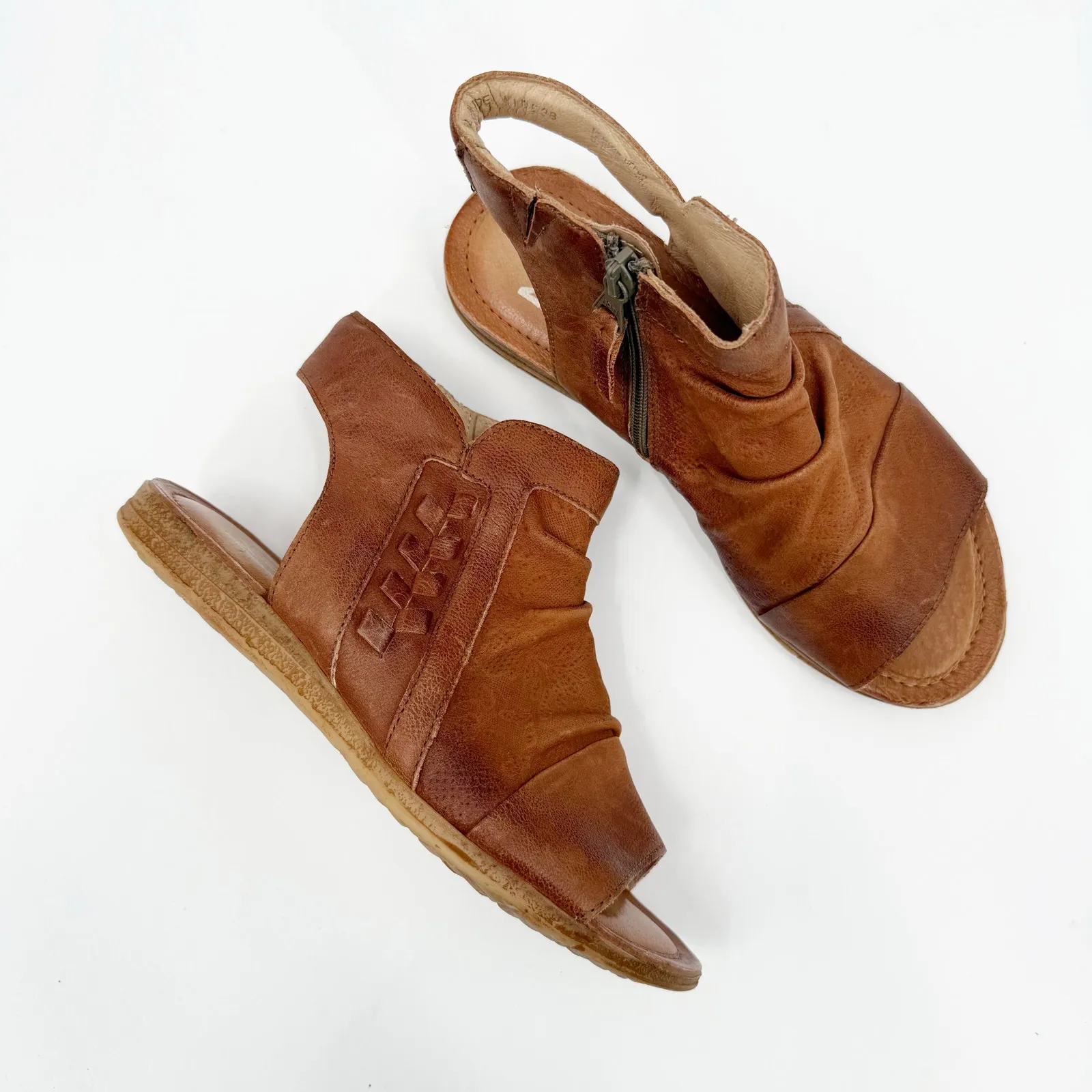 Miz Mooz Flaire Sandals Size 38 *WIDE* (US 7.5-8) Leather Ruched Brandy Zipper - Image 3