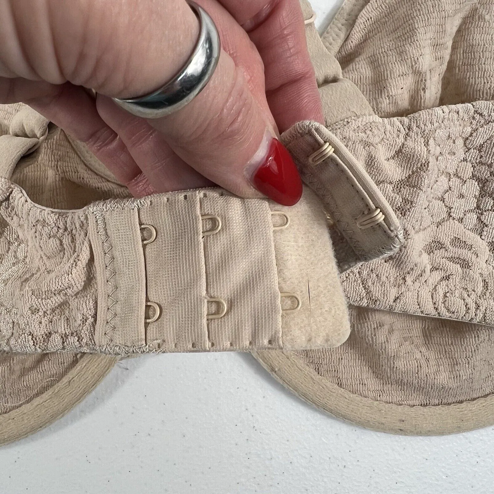 Wacoal 38D Halo Lace Molded Underwire Bra #851205 Nude Beige Unlined Seamless - Image 8