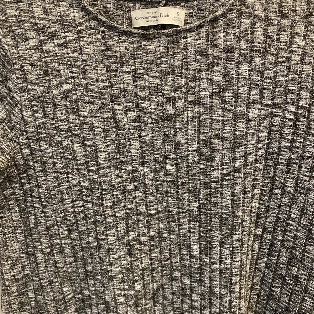 Abercrombie & Fitch grey marbled short sleeve dress - Image 5