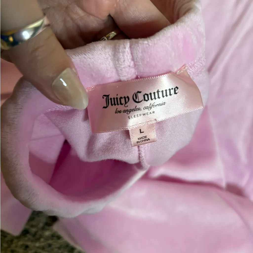 Juicy Couture Light Pink Velour sweatpants - Image 5