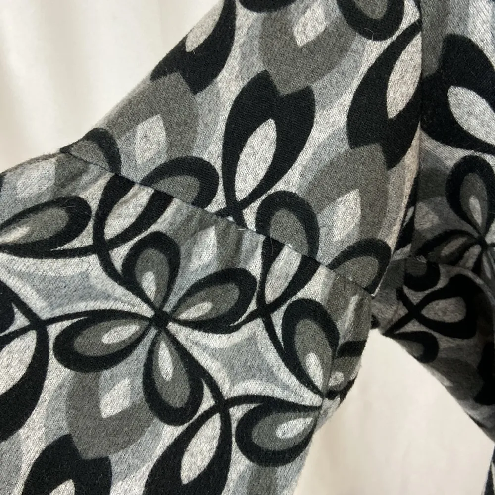 Funky People Black and Gray Floral Elastic Waist Puff Sleeve Top Size XL - Image 9