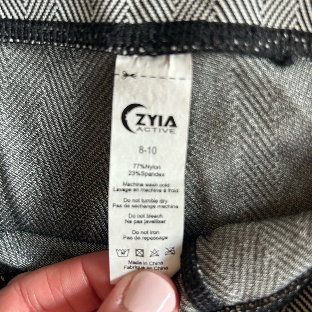 Zyia black / white leggings - Image 3